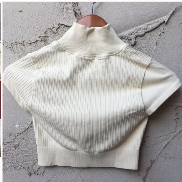 RARE Bo+Tee Cropped Top Size XS - Picture 2 of 4
